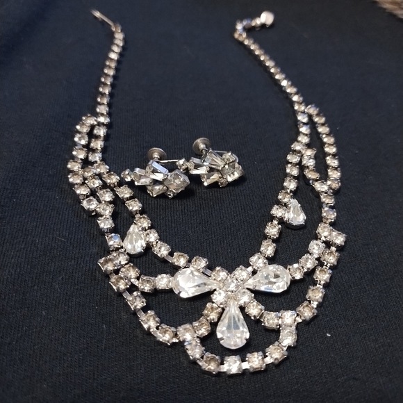 parco prov Jewelry - Vintage rhinestone choker and earrings